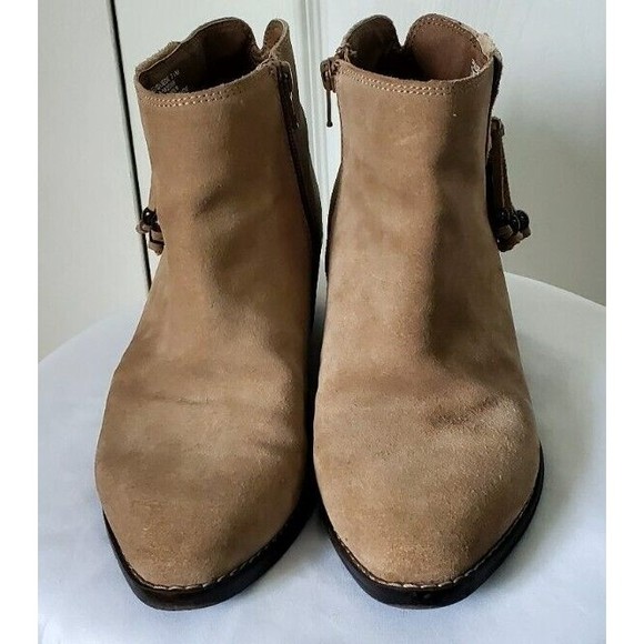 White Mountain Taupe 7.5M Booties Suede Ankle Side Zip Beaded Tassels Shoes EUC - Picture 1 of 8